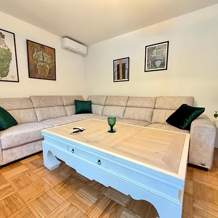 Apartman Bravo - With Garage Parking Szarajevó