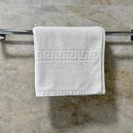 Bravo - With Garage Parking Apartman *